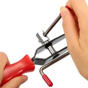 MountX - Pliers for mounting CV joints.
